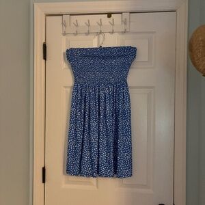 SO CUTE Blue/ white polka dotted strapless mini dress. Size M. Excellent cond.